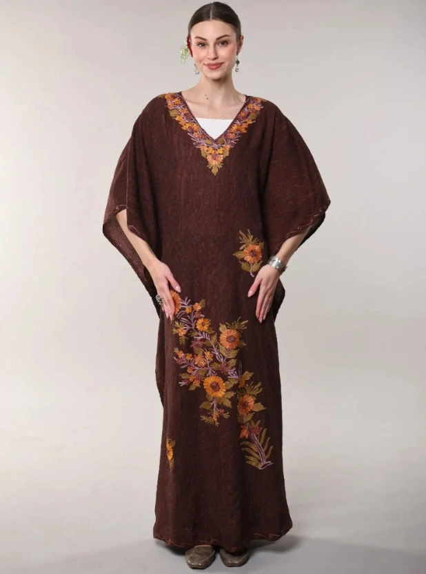 Bavlněný kaftan VIRENA s výšivkou - HNĚDÝ