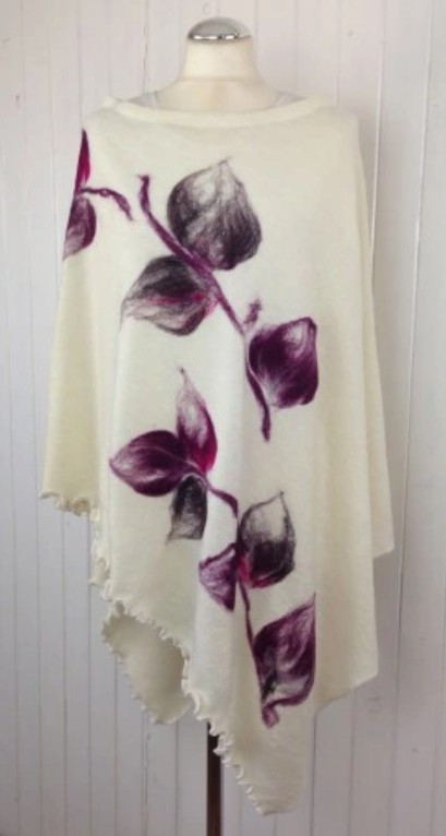 SMETANOVÉ pončo s jemným vzorem + šála 