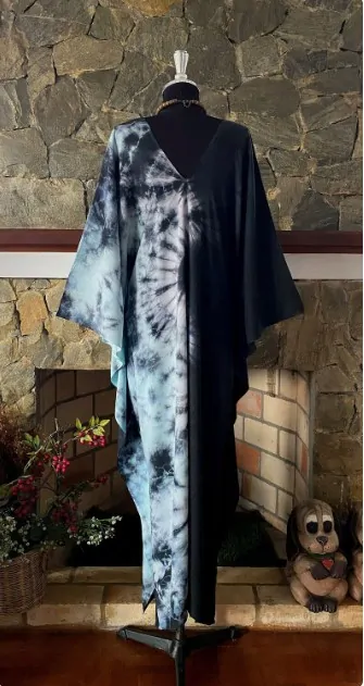 Černo-tyrkysový batikovaný KAFTAN dlouhý  (20) - výstřih do V