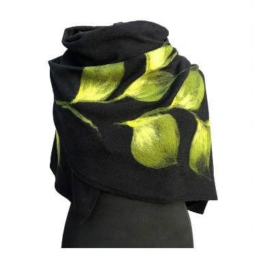 ČERNÁ vlněná ŠÁLA se vzorem