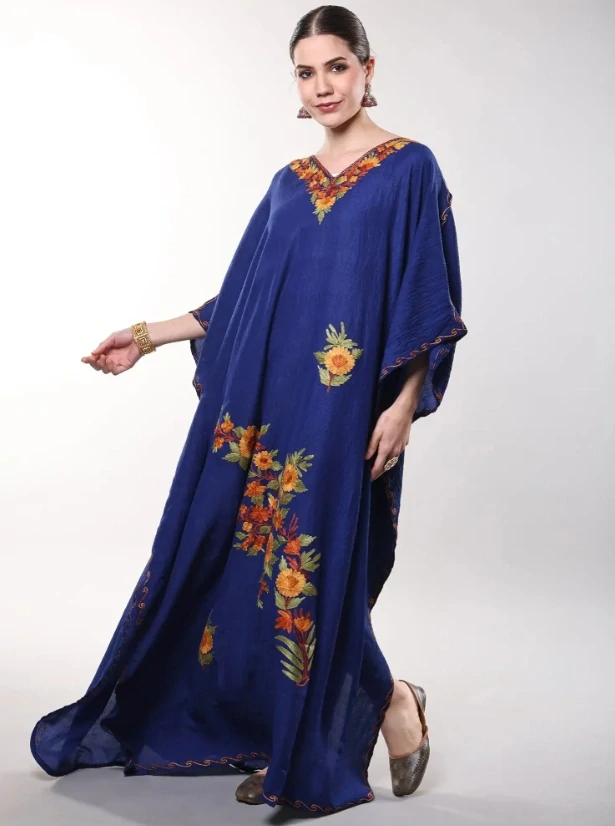 Bavlněný kaftan VIRENA s výšivkou - TMAVĚ MODRÝ