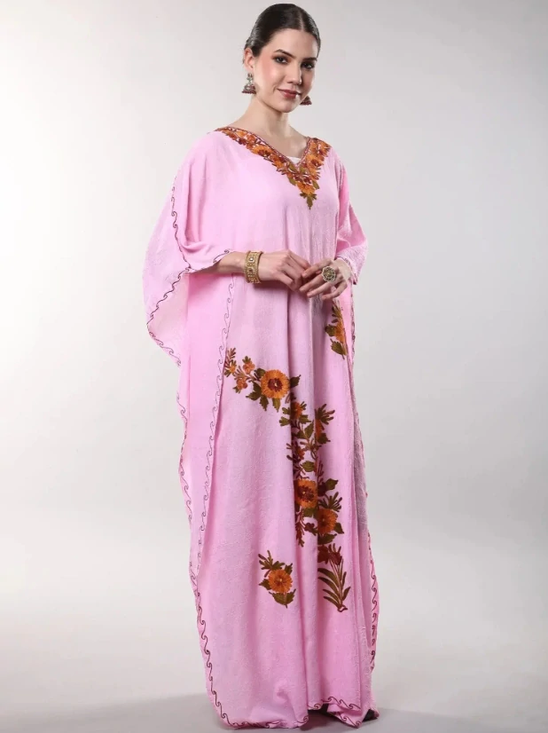 Bavlněný kaftan VIRENA s výšivkou - SVĚTLE RŮŽOVÝ