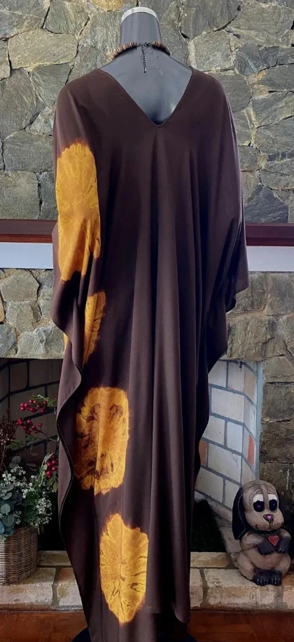 TMAVĚ HNĚDÝ batikovaný KAFTAN dlouhý  (11) - výstřih do V