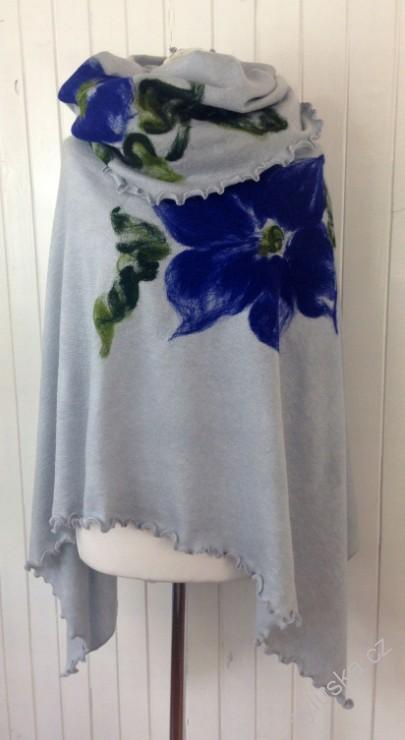 Pončo ŠEDÉ s modrou květinou + šála 