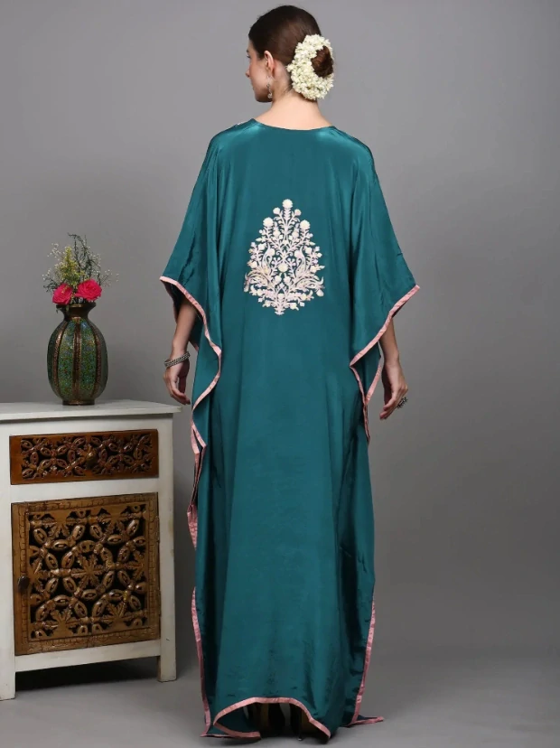 Kaftan AMITA s výšivkou - MODROZELENÝ