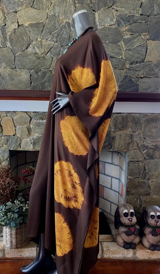 TMAVĚ HNĚDÝ batikovaný KAFTAN dlouhý  (11) - výstřih do V