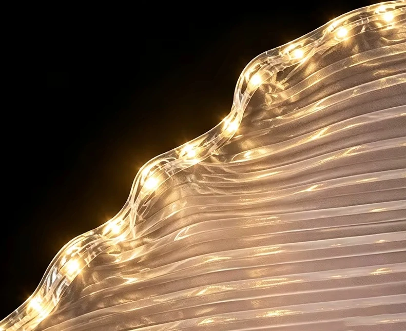 LED stříbrná Isis křídla s rozparkem - TEPLÁ světla