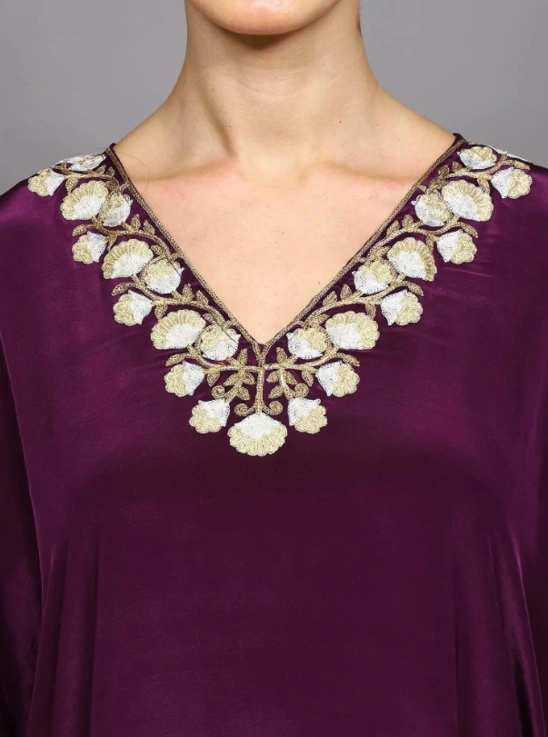 Kaftan AMITA s výšivkou - FIALOVÝ
