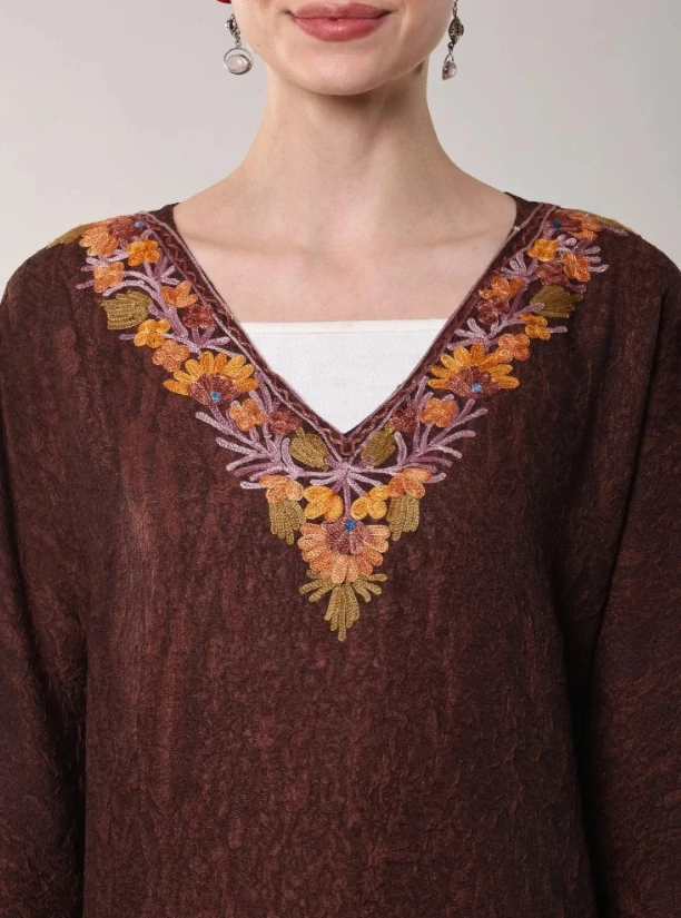 Bavlněný kaftan VIRENA s výšivkou - HNĚDÝ