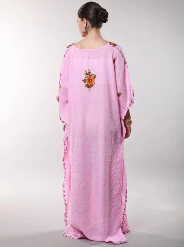 Bavlněný kaftan VIRENA s výšivkou - SVĚTLE RŮŽOVÝ