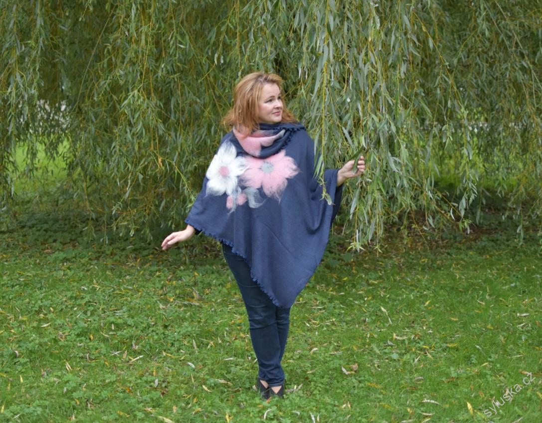 GRAFITOVĚ ŠEDÉ pončo s růžovo-bílými květy + šála