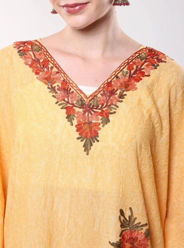 Bavlněný kaftan VIRENA s výšivkou - PASTELOVĚ ŽLUTÝ