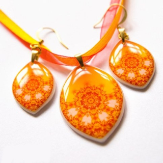 Souprava přívěsku a náušnic - Sluníčkový amulet