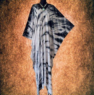 Abstraktní batikovaný KAFTAN dlouhý (10) - výstřih do V