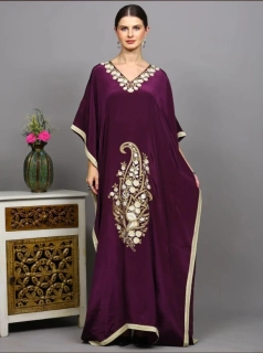Kaftan AMITA s výšivkou - FIALOVÝ